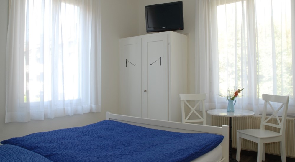 Réservez votre chambre simple au meilleur prix à l'Hotel BnB Alphorn à Interlaken içi.